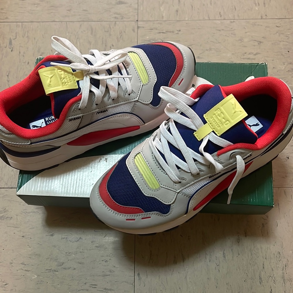 Pre-Loved Puma Sneakers